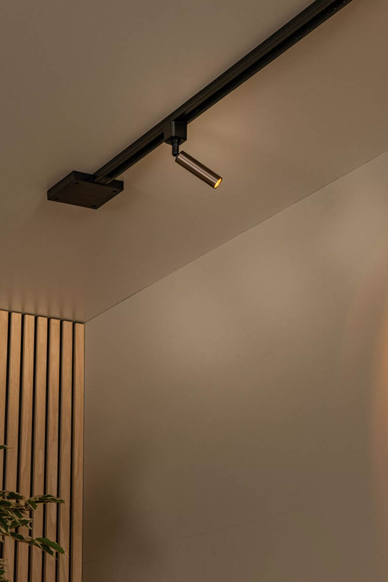 keoni-railspot-track-koffie-lucide-railsysteem-railverlichting-lampencompleet5